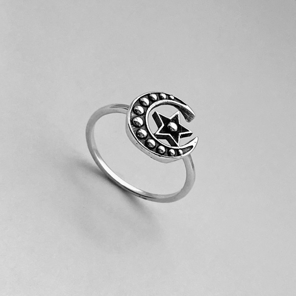 Sterling Silver Crescent Moon and Star Ring with Dots, Celestial Rings, Sky Ring - Picture 9 of 12
